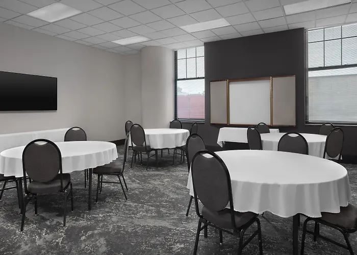 The Suites Hotel At Waterfront Plaza