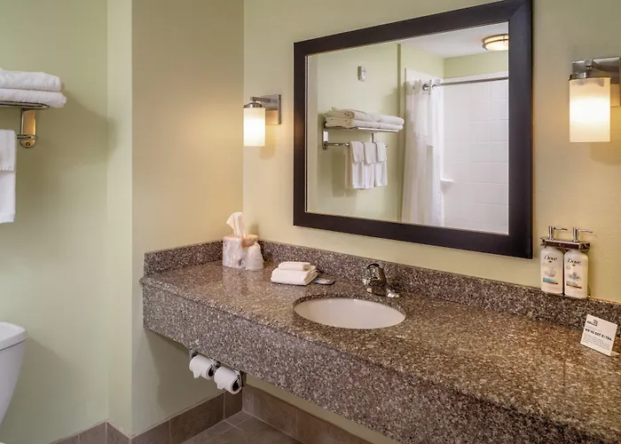 Holiday Inn Express & Suites Lebanon By Ihg