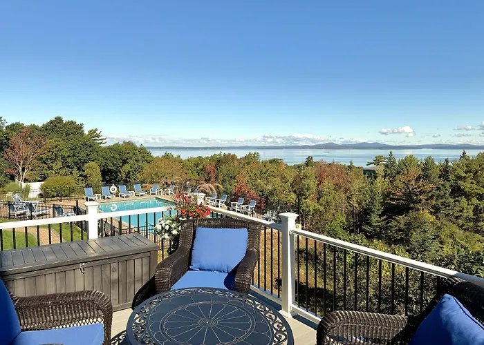 Atlantic Eyrie Lodge