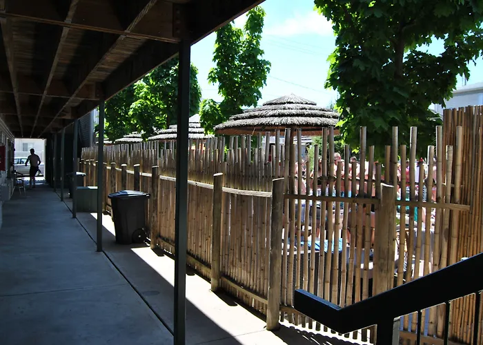 Commodore Resort