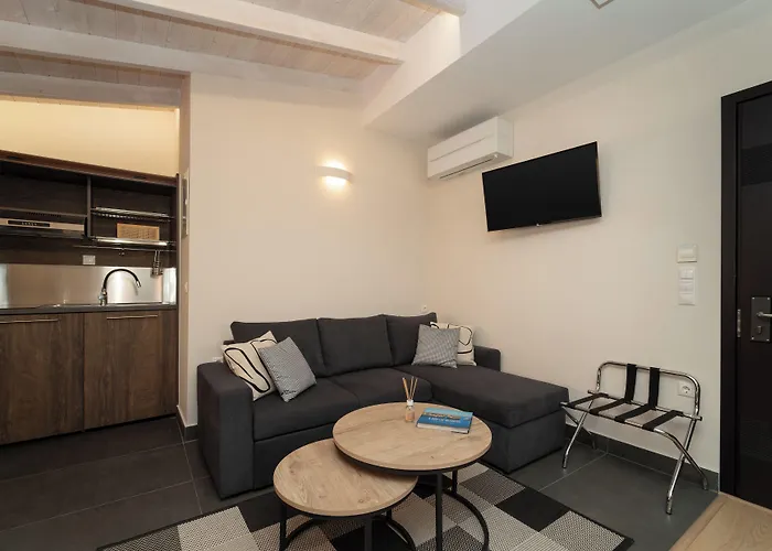 Karalis City Hotel