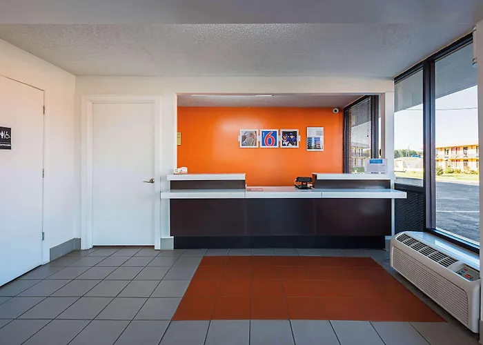 Studio 6 Suites Perry, Ga
