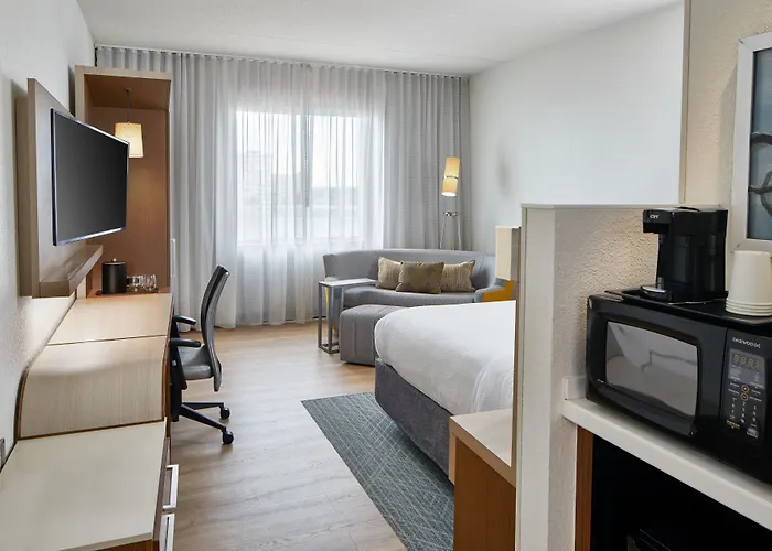 Courtyard By Marriott St. Petersburg Clearwater/Madeira Beach