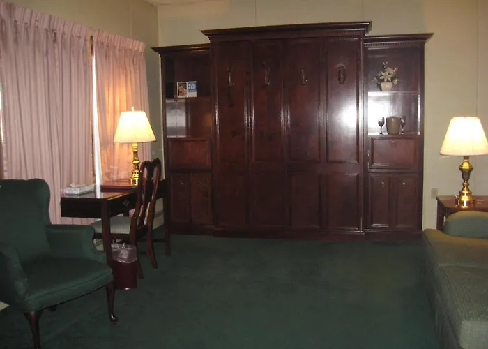 Lockport Inn And Suites