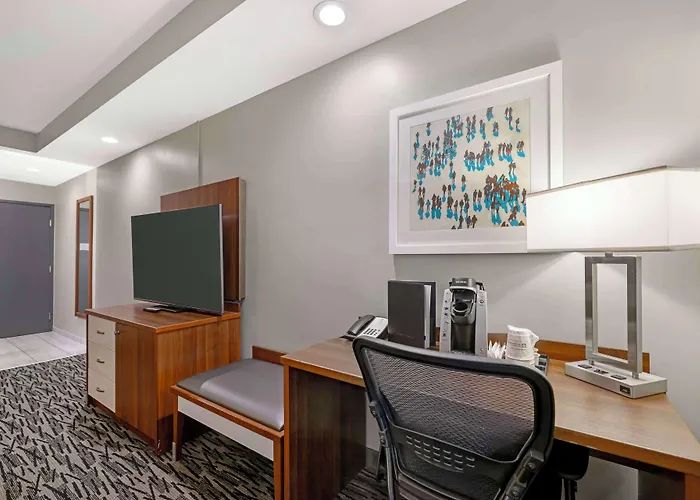 Best Western On The Avenue