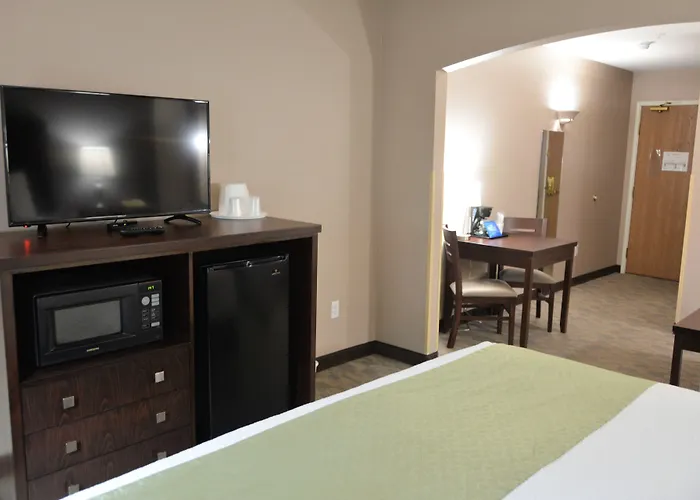 Fairbridge Inn & Suites Dupont