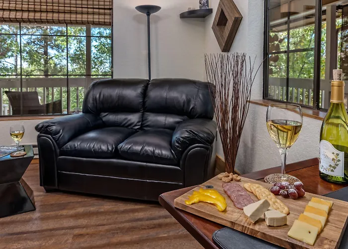Sheridan House Inn- Adult Only Accommodation