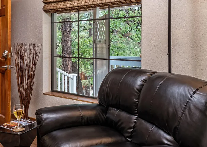 Sheridan House Inn- Adult Only Accommodation