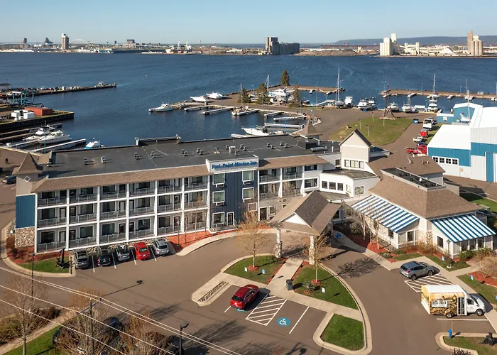 Park Point Marina Inn