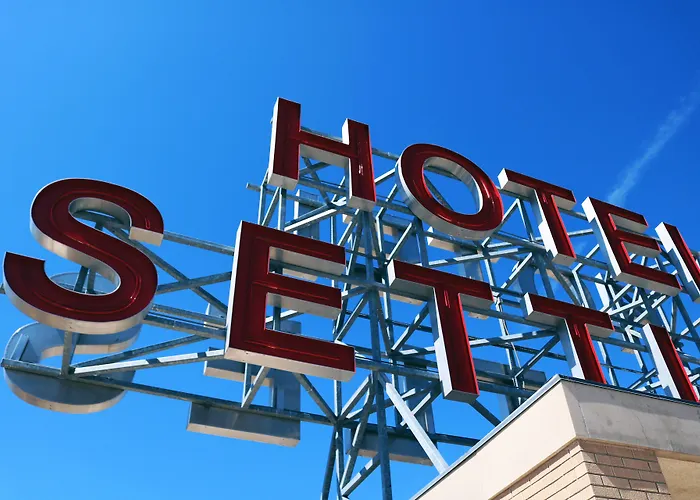 Hotel Settles