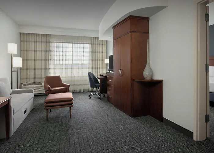 Courtyard By Marriott Salisbury