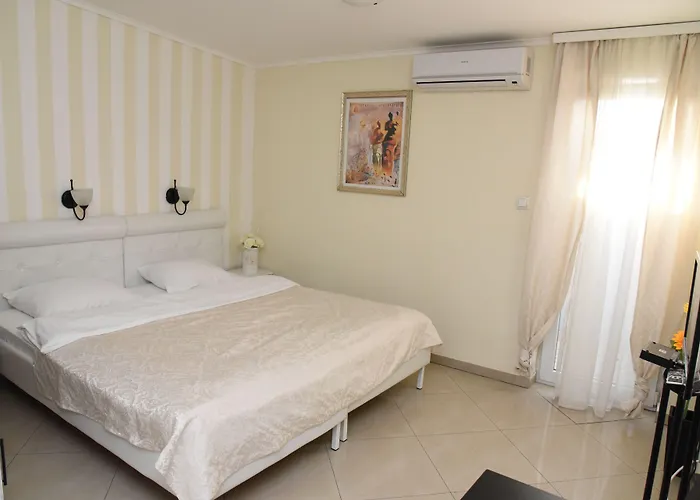 Garni Hotel Dash