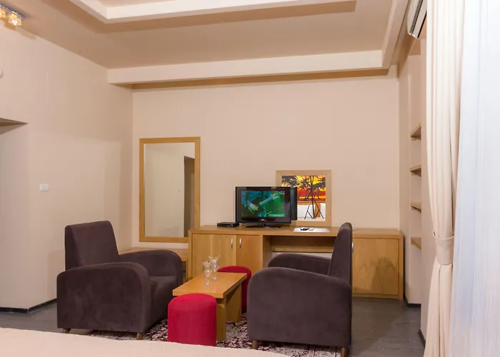 Hotel Lirak