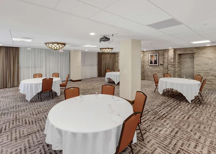 Hilton Garden Inn Milwaukee Downtown