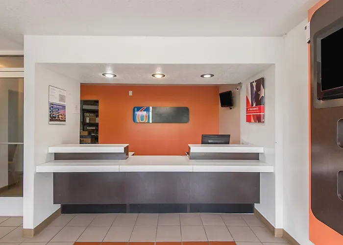 Motel 6-Overland Park, Ks