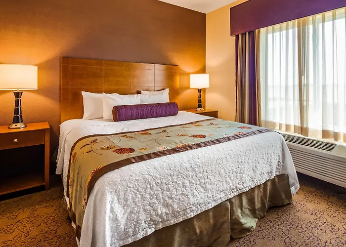 Best Western Plus Carousel Inn & Suites Burlington