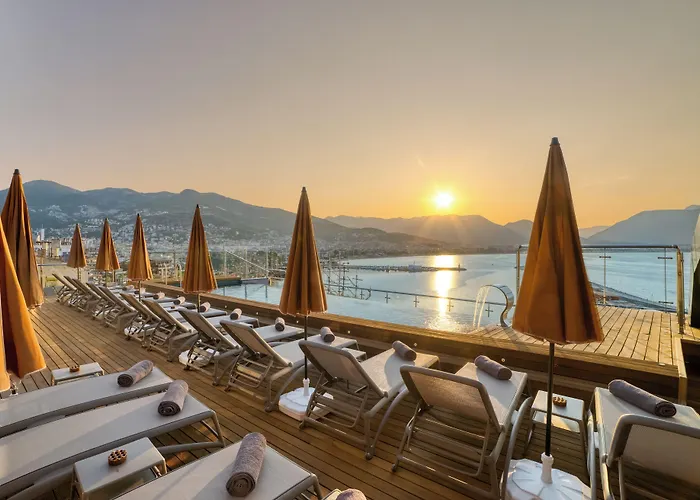Numa Port Hotel
