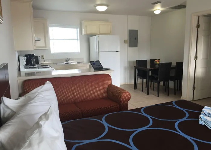 Port Isla Inn
