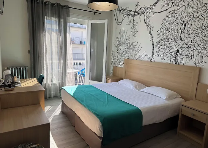 Hotel Calme Des Pins & Spa