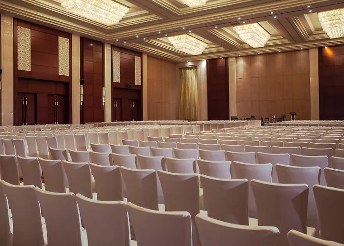 Renaissance Tianjin Lakeview Hotel