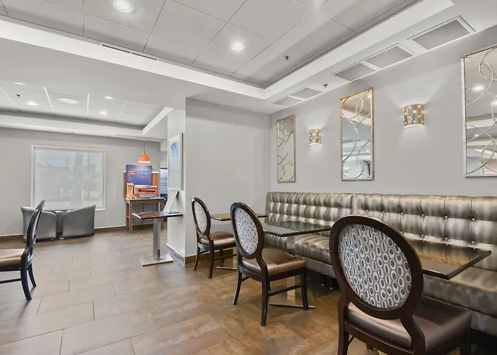 Holiday Inn Express & Suites Gonzales By Ihg