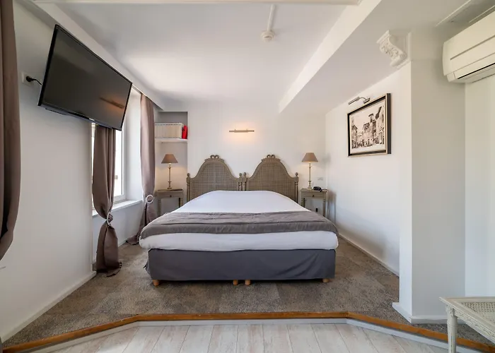 Logis - Hotel De La Mairie