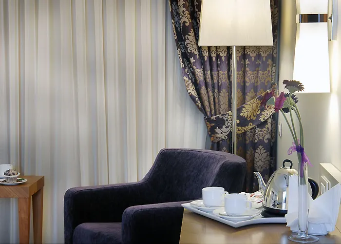Tugcu Hotel Select