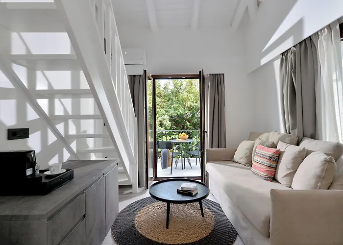 Yianna Hotel
