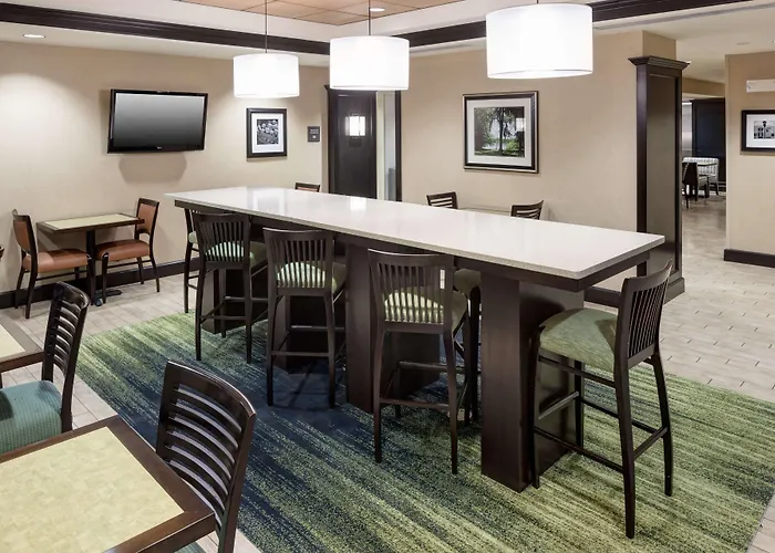 Hampton Inn & Suites Gainesville Downtown University