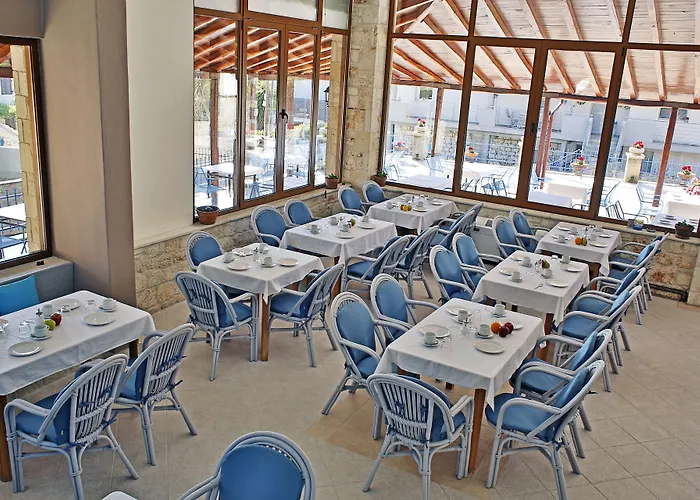 Stratos Hotel