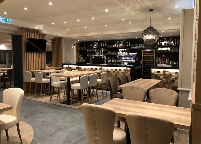 Best Western Le Duguesclin Hotel-Restaurant