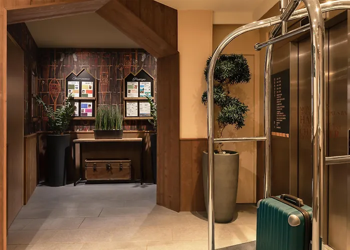 Kyriad Chambery Centre - Hotel Et Residence