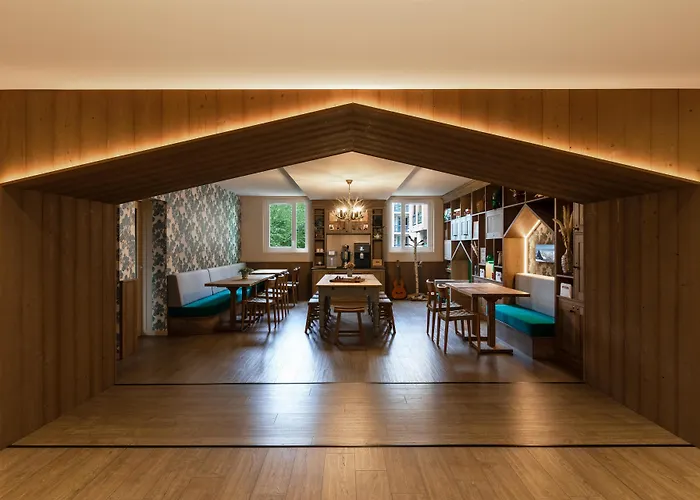 Kyriad Chambery Centre - Hotel Et Residence