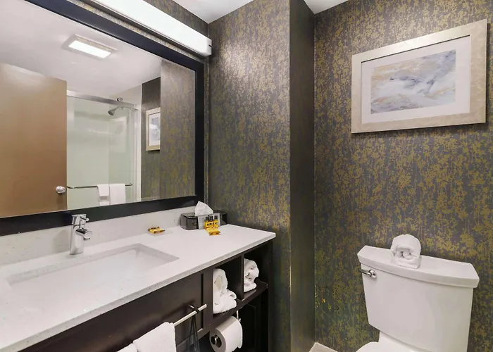 Best Western Plus Landmark Inn