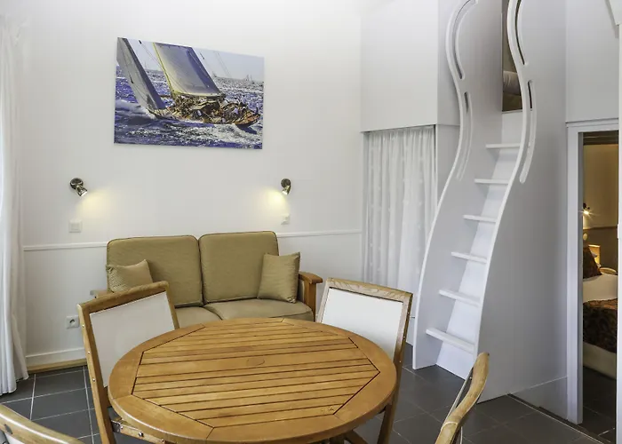 Hotel Les Vignes De La Chapelle, "The Originals Relais"