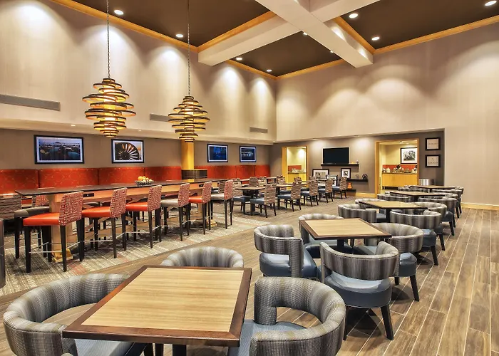 Hampton Inn & Suites Madison - West