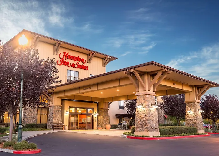 Hampton Inn & Suites Windsor-Sonoma Wine Country