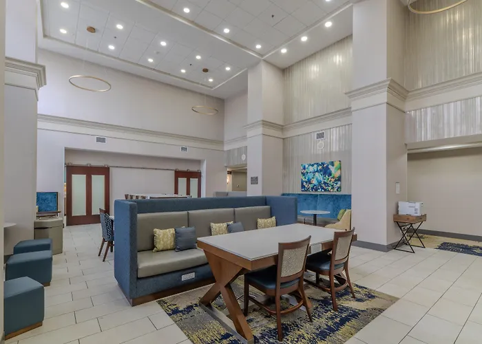 Hampton Inn & Suites-Florence Downtown