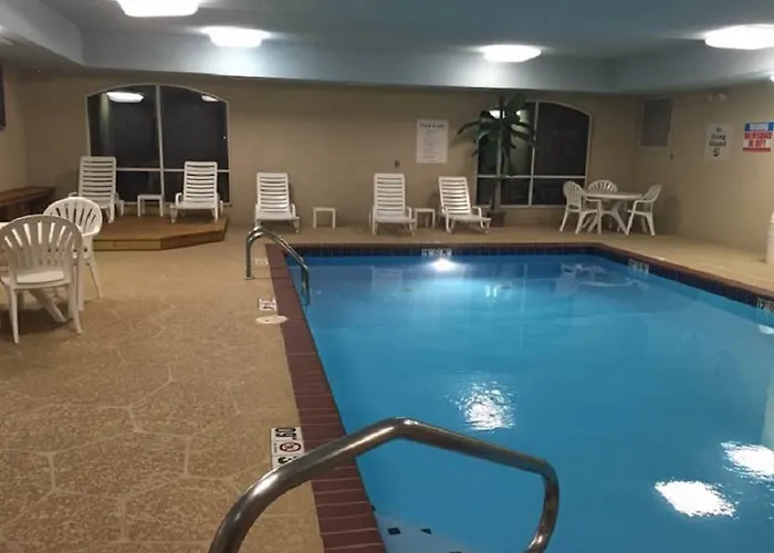 Holiday Inn Express & Suites Malvern By Ihg
