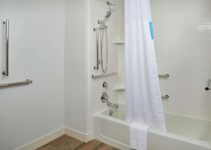 Hampton Inn & Suites Rogers