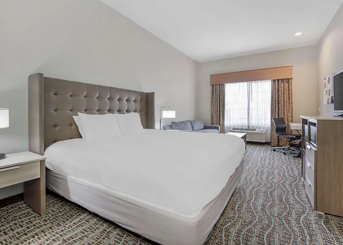 Best Western Plus Peppertree Inn At Omak