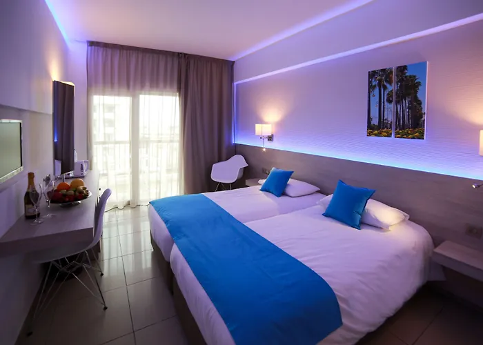 Les Palmiers Beach Boutique Hotel & Luxury Apartments