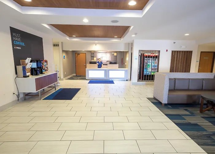 Holiday Inn Express & Suites Iron Mountain By Ihg