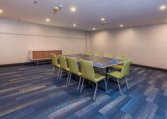 Holiday Inn Express Hotel & Suites Swansea By Ihg