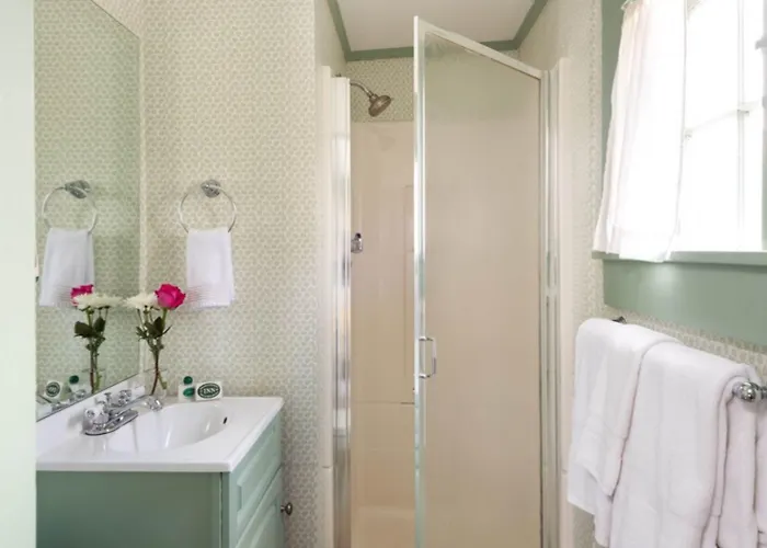 Waldo Emerson Inn