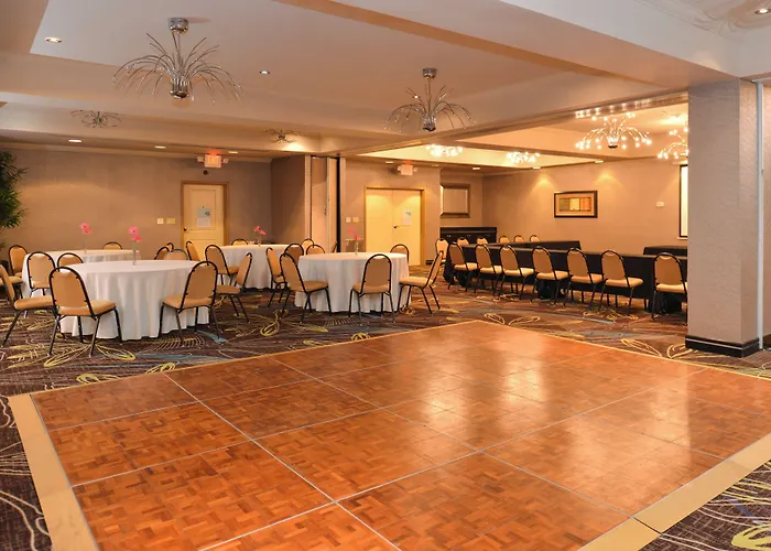 Holiday Inn Express Hotel & Suites Dallas South - Desoto By Ihg