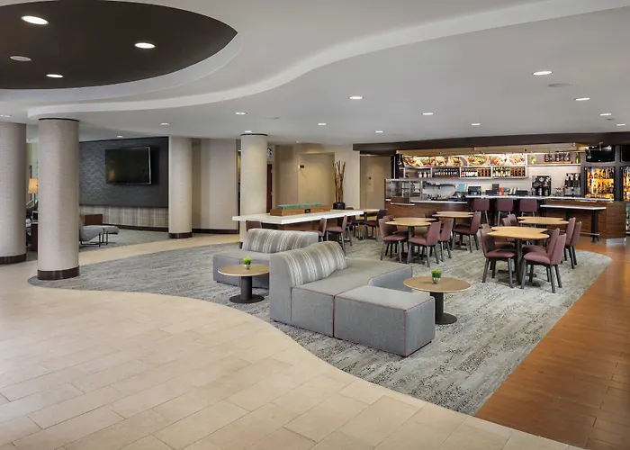 Courtyard By Marriott Anniston Oxford