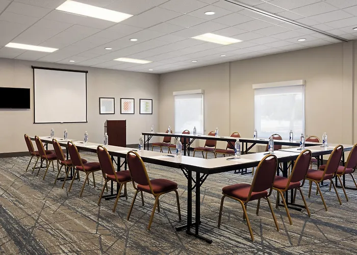 Holiday Inn Express & Suites St. Petersburg North