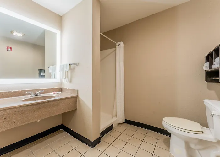 Super 8 By Wyndham Lake Charles Northeast