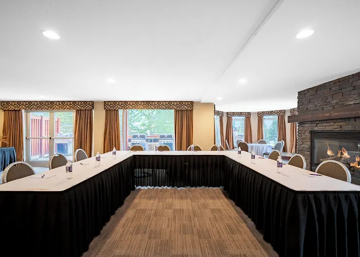 Falcon Crest Lodge By Clique